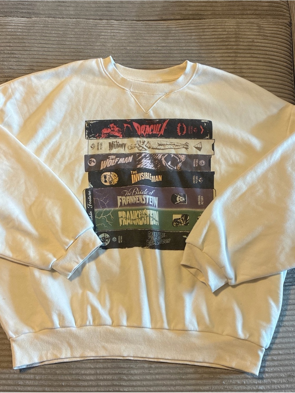 Women's Universal Monsters Graphic Sweatshirt Off-White Dracula Frankenstein XL - Picture 3 of 10